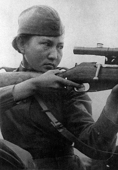 Aliya Moldagulova Soviet female sniper aiming Mosin-Nagant rifle World War II Kazakhstan women snipers